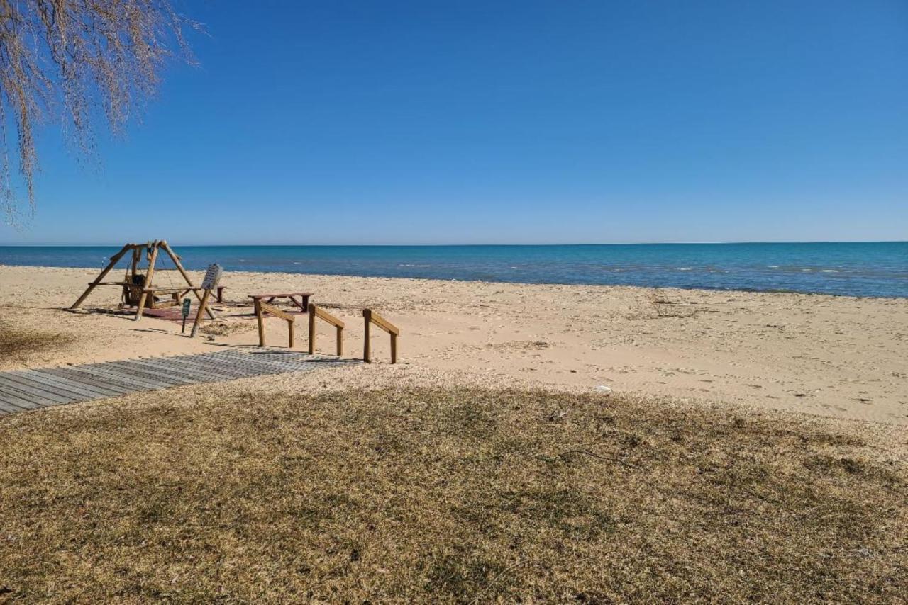 Sunrise Beach Oscoda @ Surfside Exterior photo